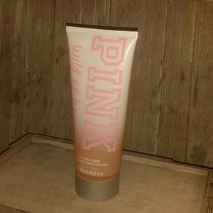 Pink Victorias Secret Wild At Heart Wash & Scrub